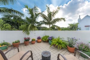 7782 SW 54th Ave, Miami, FL 33143, Sold 11/27/17