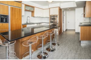 5660 Collins Ave #9d, Miami Beach, FL 33140, Sold 12/19/17