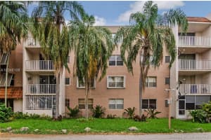 8511 NW 8th St, Miami, FL 33126, Sold 04/05/18