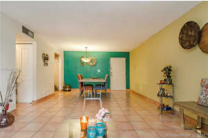 8511 NW 8th St, Miami, FL 33126, Sold 04/05/18