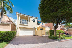3751 NE 208th Terrace, Miami, FL 33180, Sold 07/12/18