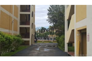 9210 Fontainebleau Blvd, Miami, FL 33172, Sold 01/26/18