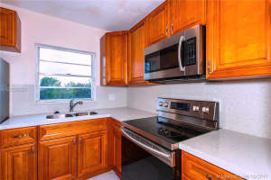 3048 Sunrise Lakes Dr E, Sunrise, FL 33322, Sold 12/18/17