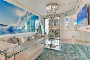 110 Washington Ave, Miami Beach, FL 33139, Sold 11/15/17