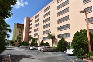 9688 Fontainebleau Blvd, Miami, FL 33172, Sold 02/26/18