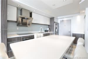 401 Ocean Dr, Miami Beach, FL 33139, Sold 03/01/18