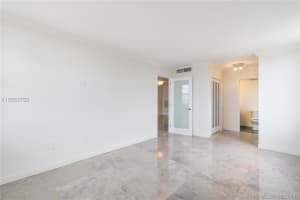 1020 Meridian Ave, Miami Beach, FL 33139, Sold 12/12/17