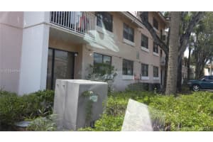 7210 NW 179th St, Hialeah, FL 33015, Sold 11/14/17