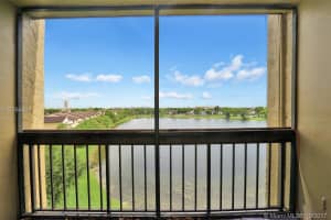 10288 NW 9th St Cir, Miami, FL 33172, Sold 01/08/18