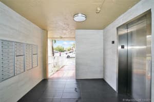 10288 NW 9th St Cir, Miami, FL 33172, Sold 01/08/18