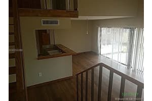 9903 NW 9th St Cir, Miami, FL 33172, Sold 01/16/18