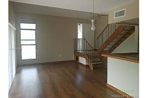 9903 NW 9th St Cir, Miami, FL 33172, Sold 01/16/18