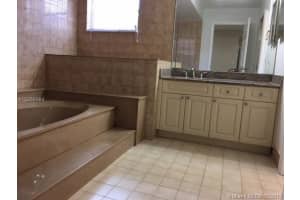 7324 SW 113th Cir Pl, Miami, FL 33173, Sold 11/21/17