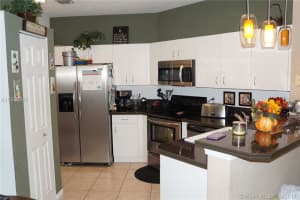 9088 NW 55th St, Sunrise, FL 33351, Sold 12/19/17