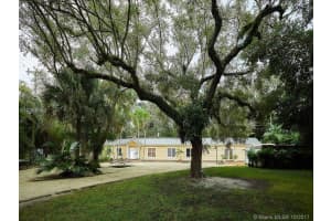 3833 N Moorings Way, Miami, FL 33133, Sold 10/12/17