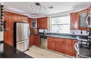 325 Meridian Ave, Miami Beach, FL 33139, Sold 04/06/18