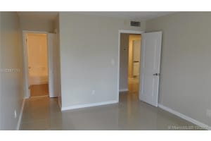 15201 NE 6th Ave APT C210, Miami, FL 33162, Sold 12/27/17