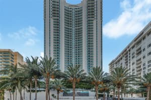 2711 S Ocean Dr, Hollywood, FL 33019, Sold 08/21/18
