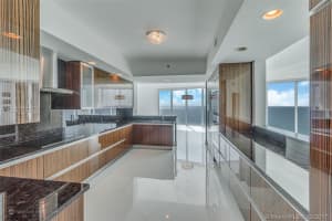 2711 S Ocean Dr, Hollywood, FL 33019, Sold 08/21/18
