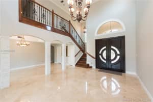 15634 NW 81st Ct, Miami Lakes, FL 33016, Sold 12/08/17
