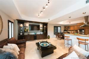 15634 NW 81st Ct, Miami Lakes, FL 33016, Sold 12/08/17