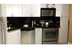 7642 NW 180th St, Hialeah, FL 33015, Sold 03/29/18