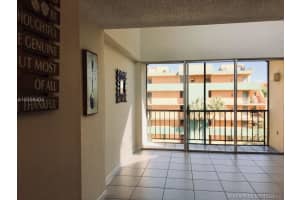 8810 Fontainebleau Blvd, Miami, FL 33172, Sold 12/14/17