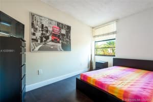 710 Washington Ave, Miami Beach, FL 33139, Sold 11/14/17