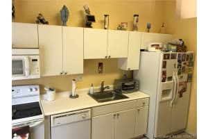 6900 NW 179th St, Hialeah, FL 33015, Sold 05/04/18