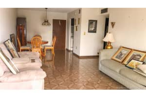 5201 NW 7th St, Miami, FL 33126, Sold 12/26/17