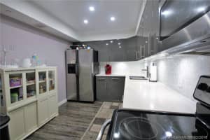 5701 Collins Ave, Miami Beach, FL 33140, Sold 05/15/18