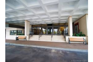 4101 Pine Tree Dr, Miami Beach, FL 33140, Sold 11/30/17