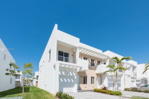 10251 NW 71st Terrace, Doral, FL 33178, Sold 06/11/18