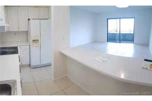 17600 NW 68th Ave APT B4002, Hialeah, FL 33015, Sold 01/31/18