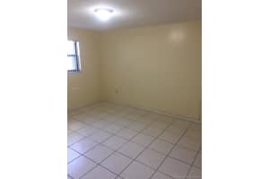 8425 NW 8th St, Miami, FL 33126, Sold 01/05/18