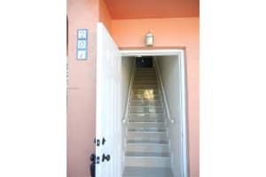 5810 W 18th Ln, Hialeah, FL 33012, Sold 12/19/17