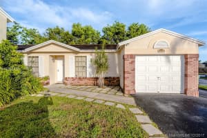8603 NW 192nd Ln, Hialeah, FL 33015, Sold 02/15/18