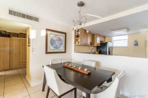 1045 10th St, Miami Beach, FL 33139, Sold 01/16/18