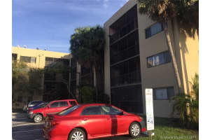 8635 NW 8th St, Miami, FL 33126, Sold 12/29/17