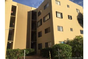 8635 NW 8th St, Miami, FL 33126, Sold 12/29/17