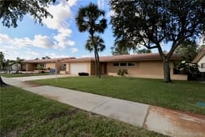 7423 Loch ness Dr, Miami Lakes, FL 33014, Sold 04/10/18