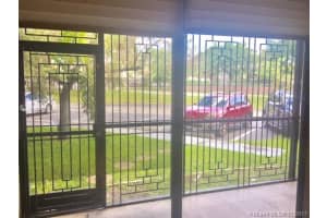 8635 NW 8th St, Miami, FL 33126, Sold 12/29/17