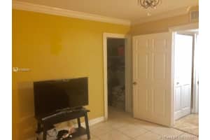 8635 NW 8th St, Miami, FL 33126, Sold 12/29/17