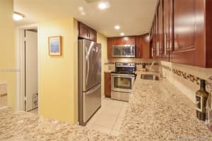 511 NW 98th Ave, Plantation, FL 33324, Sold 01/25/18