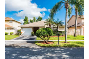 941 SW 99th Ave, Pembroke Pines, FL 33025, Sold 01/12/18