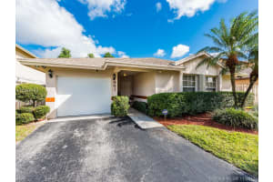 941 SW 99th Ave, Pembroke Pines, FL 33025, Sold 01/12/18