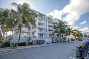 7832 Collins Ave, Miami Beach, FL 33141, Sold 12/06/17