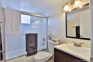 7832 Collins Ave, Miami Beach, FL 33141, Sold 12/06/17