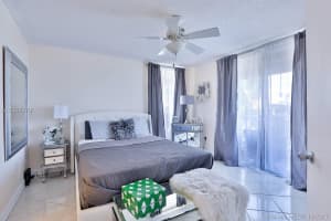 7832 Collins Ave, Miami Beach, FL 33141, Sold 12/06/17