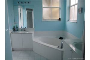 8890 NW 182nd St, Hialeah, FL 33018, Sold 01/26/18